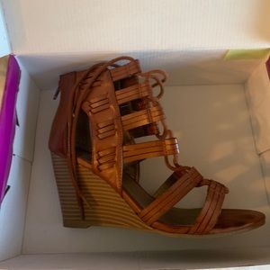 Rampage Wedges worn a couple times.